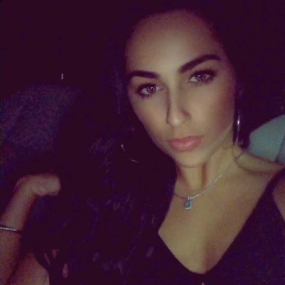 Meet your Posher, Briana